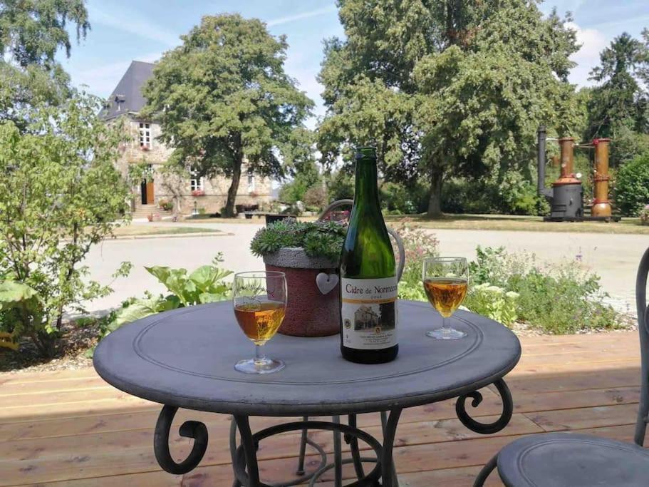 Gite Ferme Cidricole Et Laitiere Villa Magny-le-Desert Esterno foto